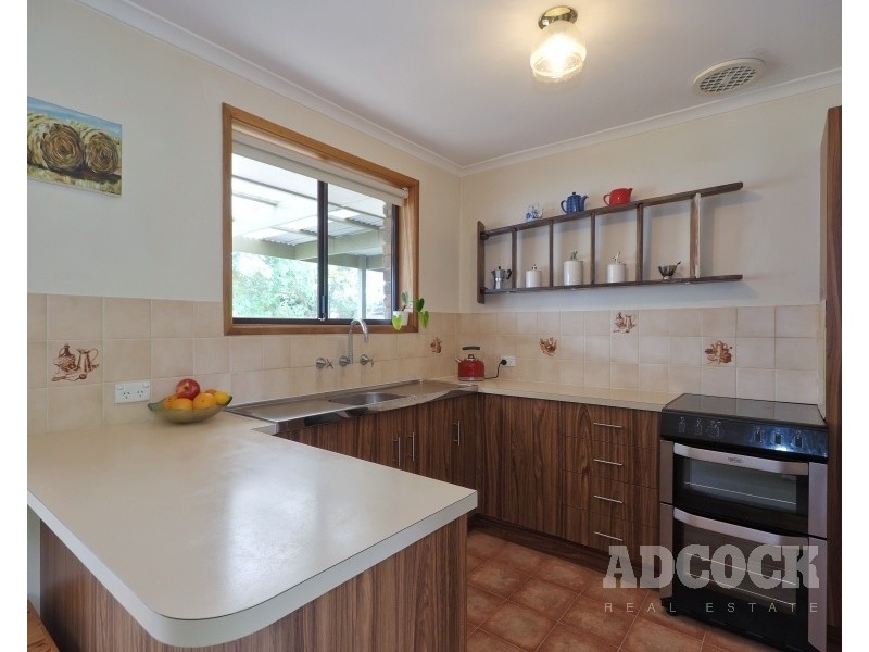 17 Jacaranda Drive, Woodside SA 5244