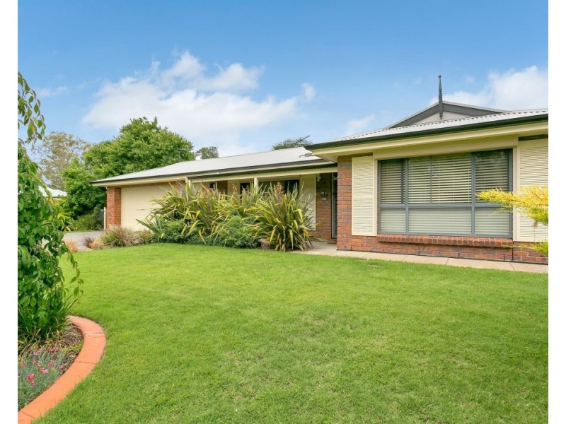 1 Oak Drive, Oakbank SA 5243