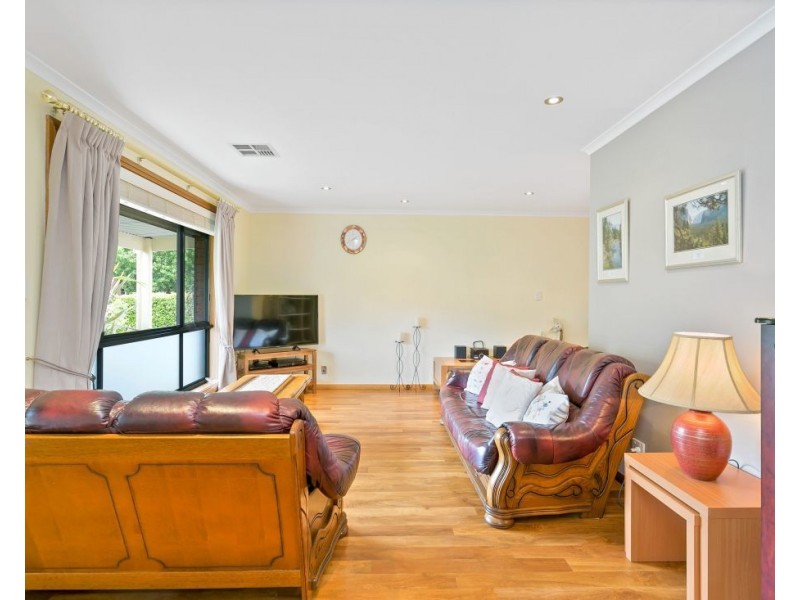 1 Oak Drive, Oakbank SA 5243