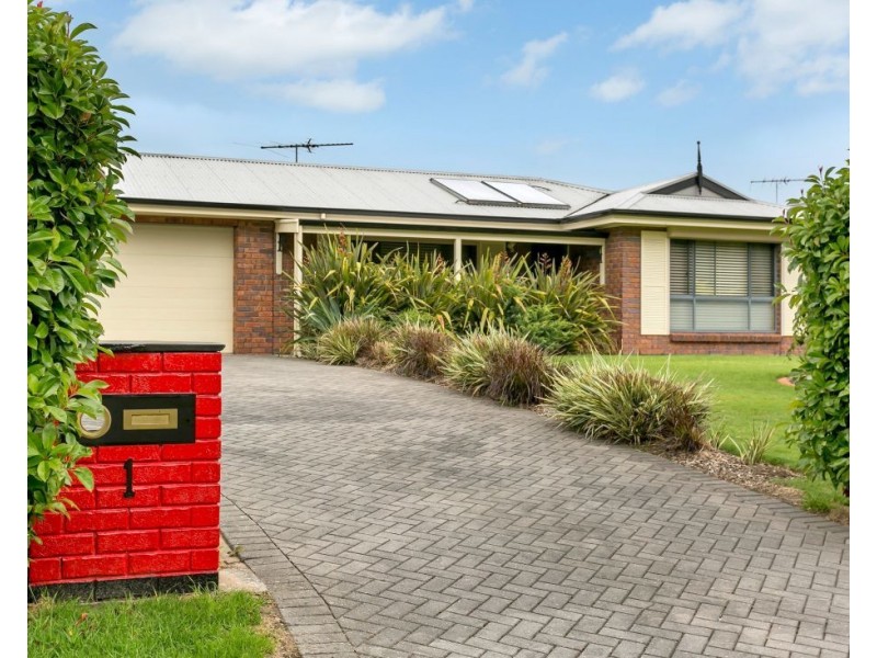 1 Oak Drive, Oakbank SA 5243