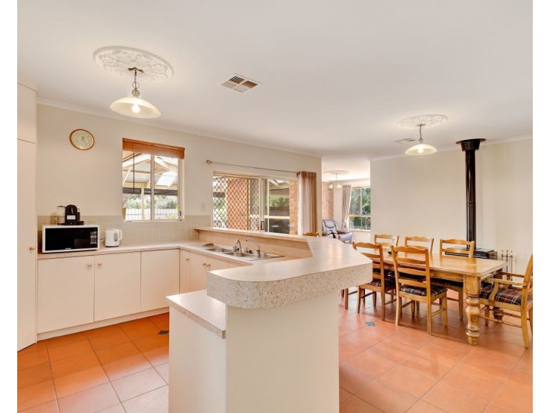 2 Nightingale Court, Oakbank SA 5243