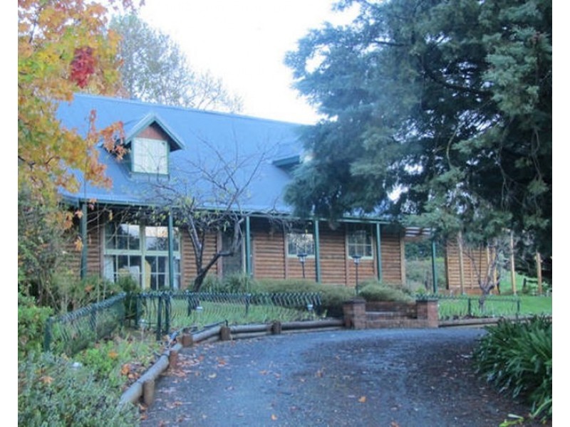 8 Hereford Avenue, Hahndorf SA 5245