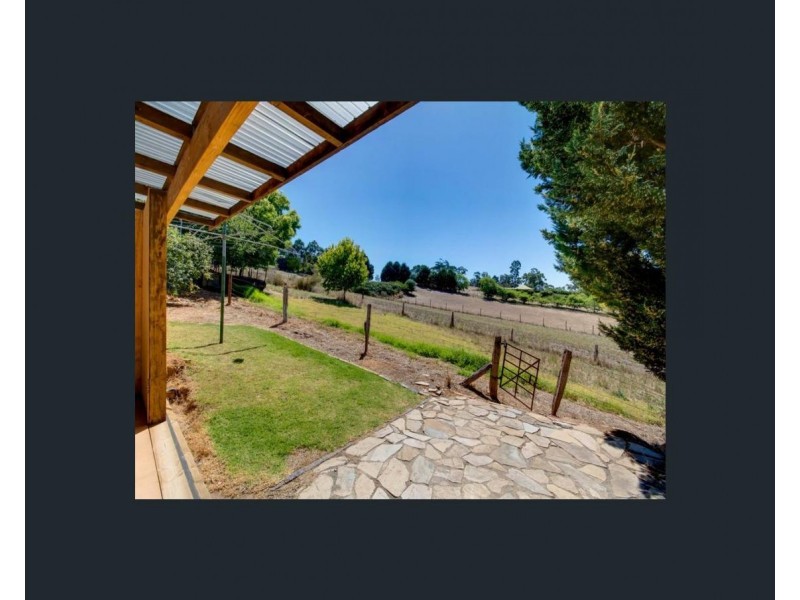 8 Hereford Avenue, Hahndorf SA 5245