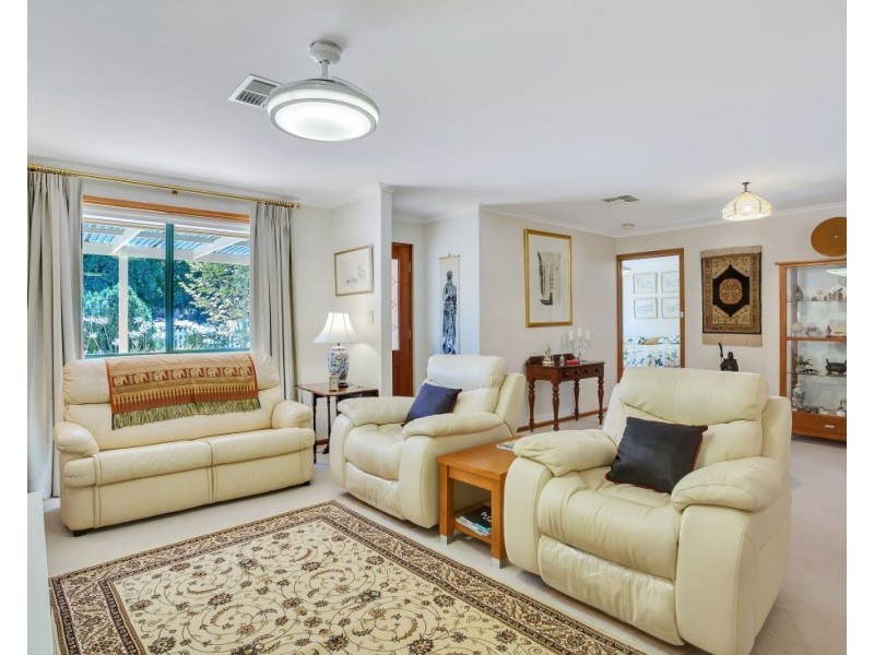 11 Oakwood Road, Oakbank SA 5243