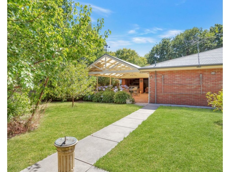 11 Oakwood Road, Oakbank SA 5243