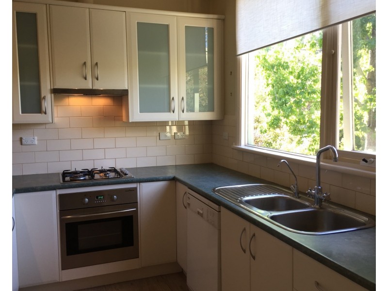 8 Garrod Crescent, Stirling SA 5152
