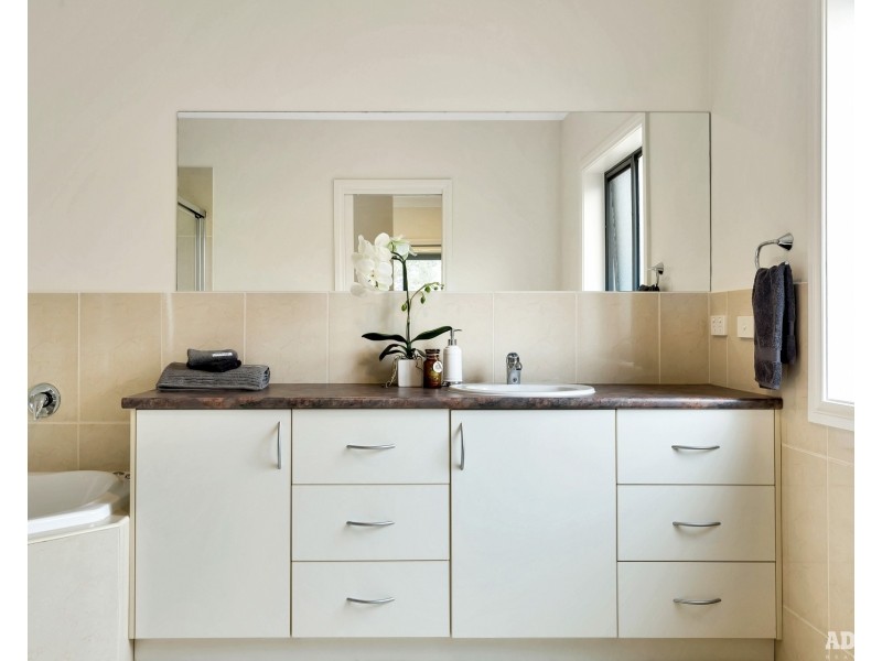 94 Onkaparinga Valley Road, Woodside SA 5244