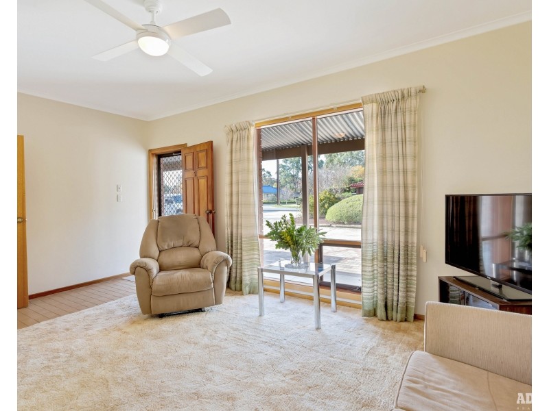 2/10 Collins Street, Hahndorf SA 5245
