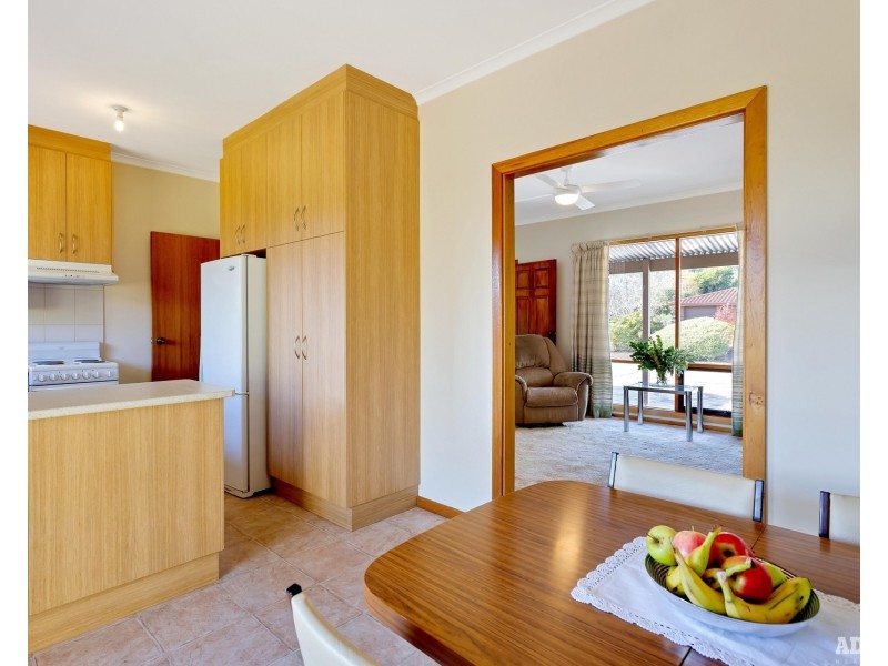 2/10 Collins Street, Hahndorf SA 5245