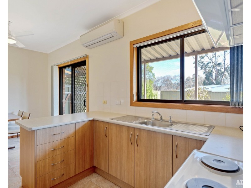 2/10 Collins Street, Hahndorf SA 5245