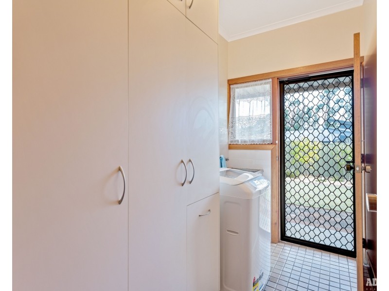 2/10 Collins Street, Hahndorf SA 5245