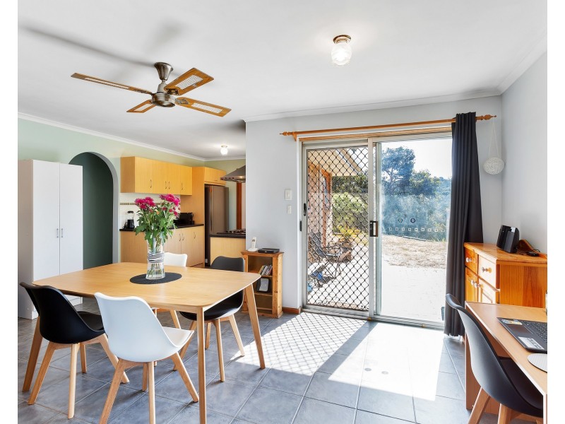 112 Emmett Road, Crafers West SA 5152