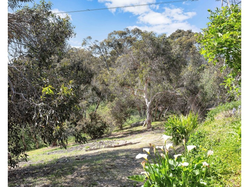 112 Emmett Road, Crafers West SA 5152