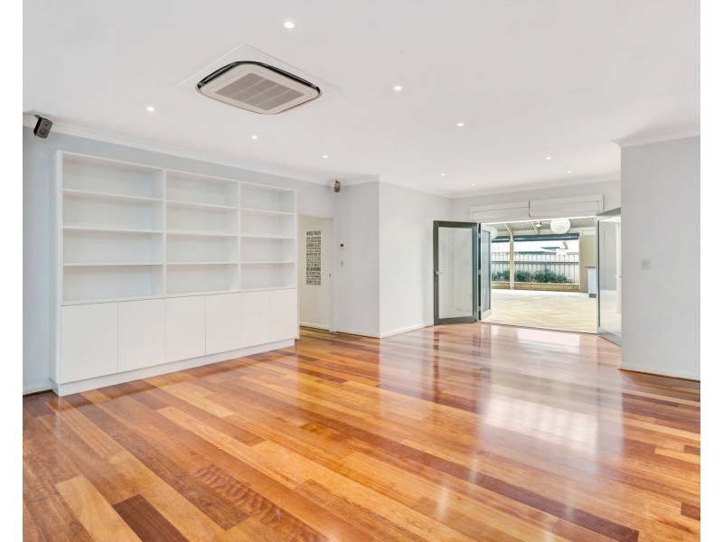 19 Oak Drive, Oakbank SA 5243