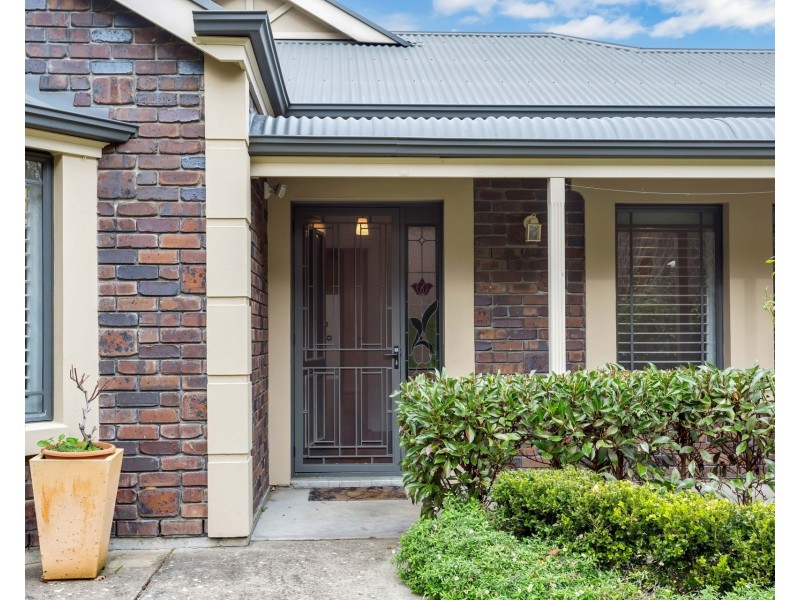 19 Oak Drive, Oakbank SA 5243