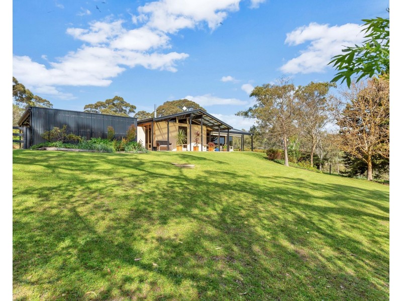 198 Wenzel Road, Oakbank SA 5243
