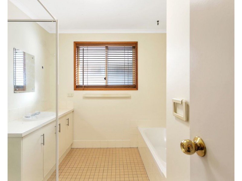 1/2 Elizabeth Street, Woodside SA 5244