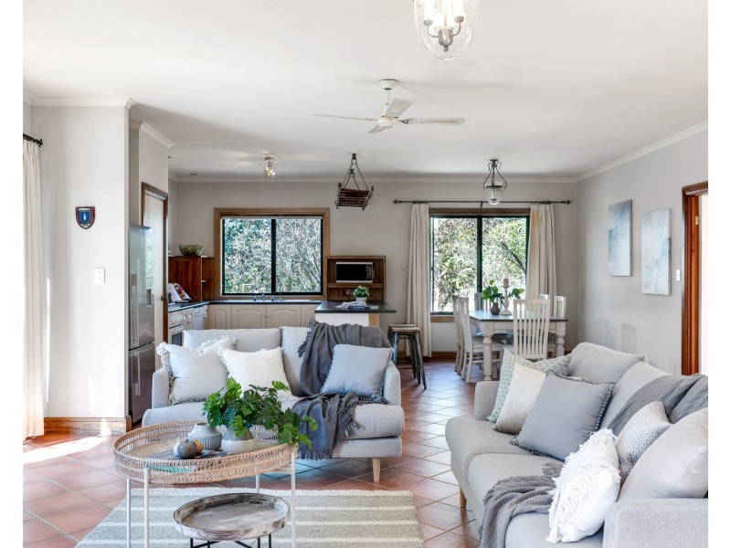 16 Discombe Road, Woodside SA 5244