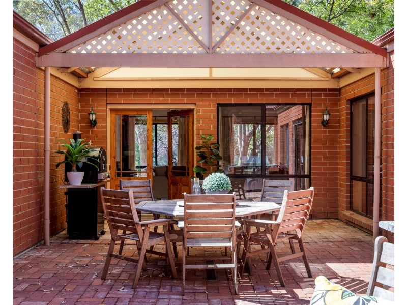 16 Discombe Road, Woodside SA 5244