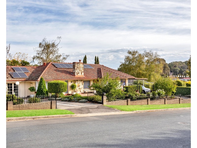 18 Bartholomew Avenue, Lobethal SA 5241