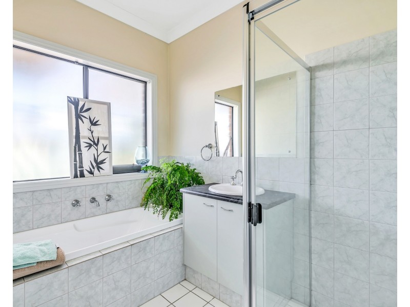 24 Strathmont Drive, Strathalbyn SA 5255