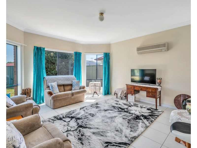 24 Strathmont Drive, Strathalbyn SA 5255