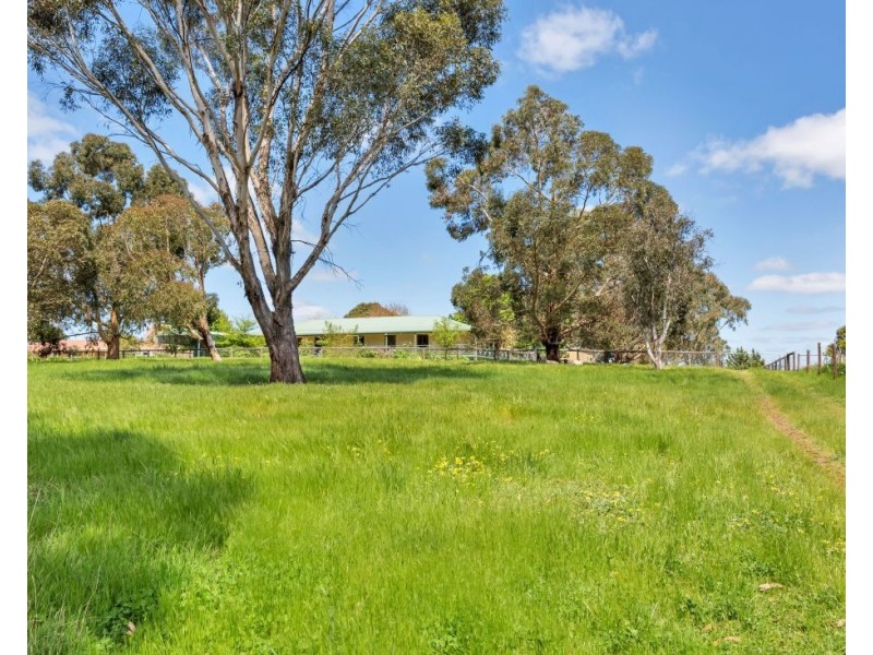 4 Hutchens Road, Woodside SA 5244