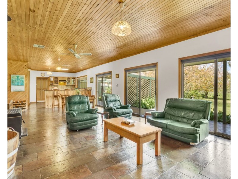 4 Hutchens Road, Woodside SA 5244