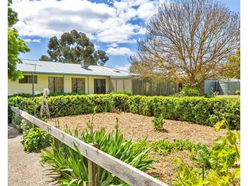 4 Hutchens Road, Woodside SA 5244