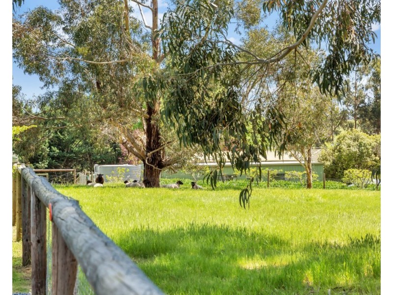 4 Hutchens Road, Woodside SA 5244