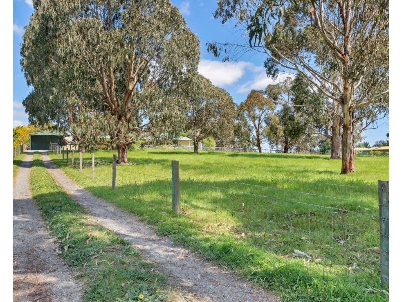 4 Hutchens Road, Woodside SA 5244