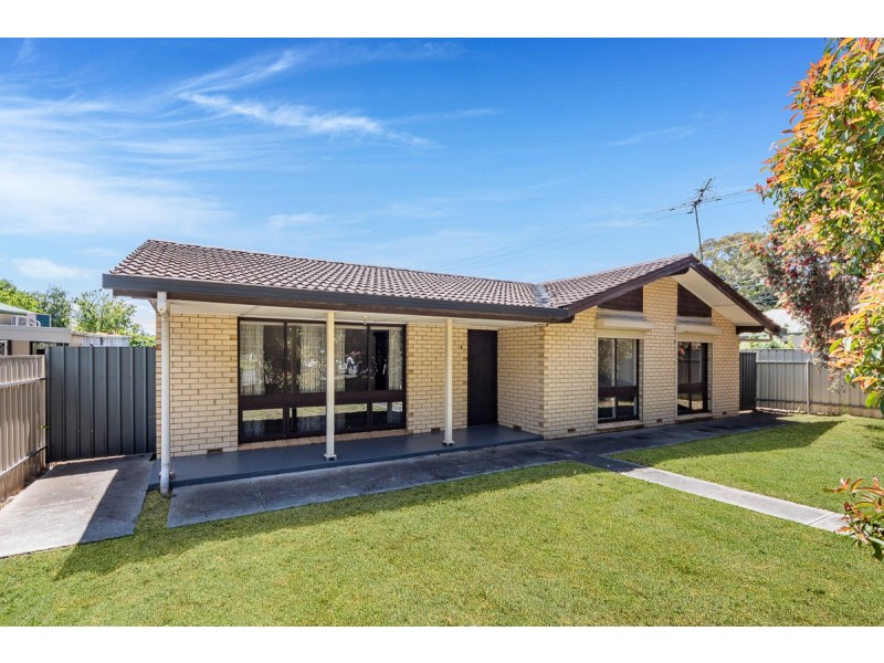 6 Adelaide Road, Mount Barker SA 5251