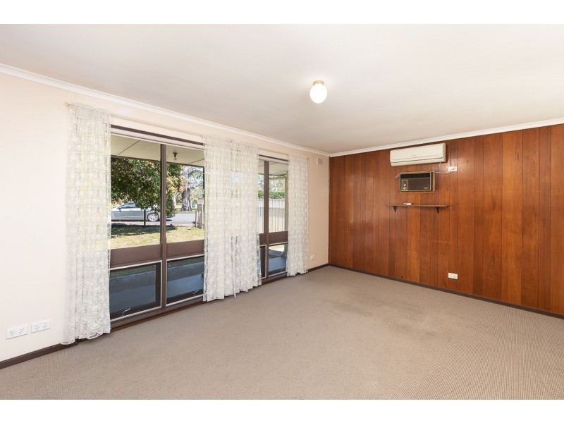 6 Adelaide Road, Mount Barker SA 5251