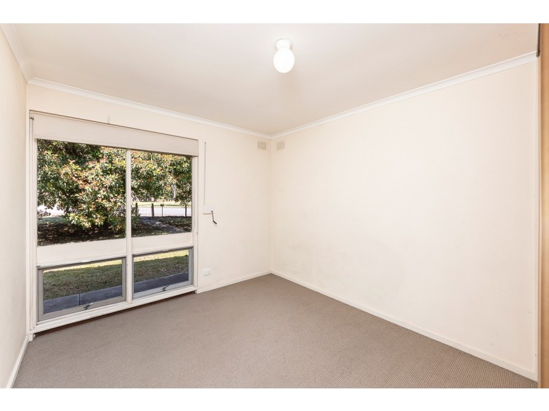 6 Adelaide Road, Mount Barker SA 5251