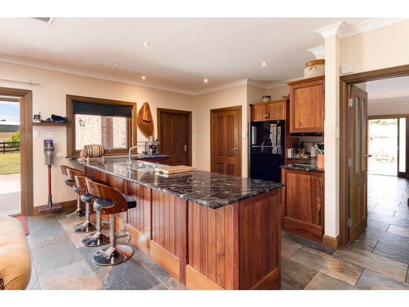 31 Swamp Road, Uraidla SA 5142