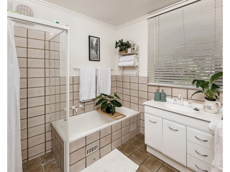 14 Sandow Road, Verdun SA 5245