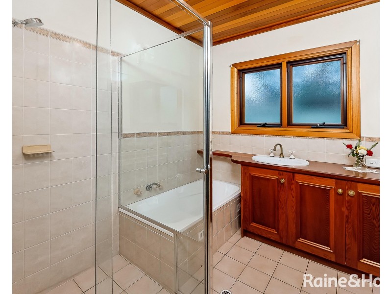 8 Symonds Drive, Mount Barker SA 5251