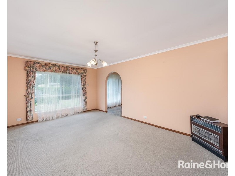 11 Cedar Grove, Mount Barker SA 5251