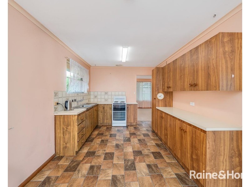 11 Cedar Grove, Mount Barker SA 5251