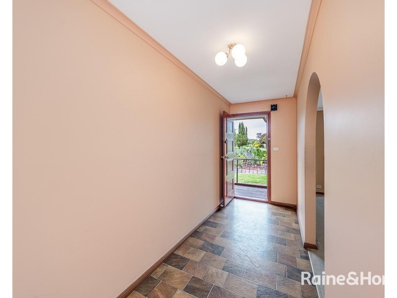 11 Cedar Grove, Mount Barker SA 5251