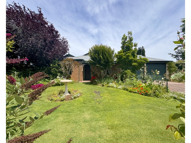 10 Hughes Street, Mount Barker SA 5251