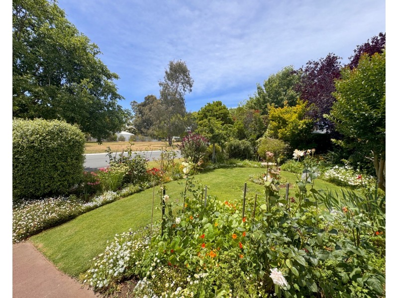 10 Hughes Street, Mount Barker SA 5251