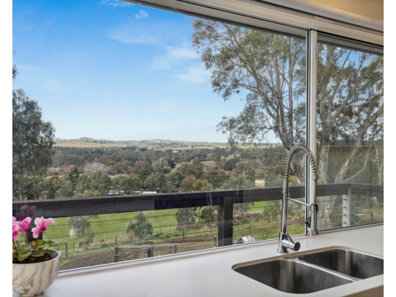 118 Shillabeer Road, Oakbank SA 5243