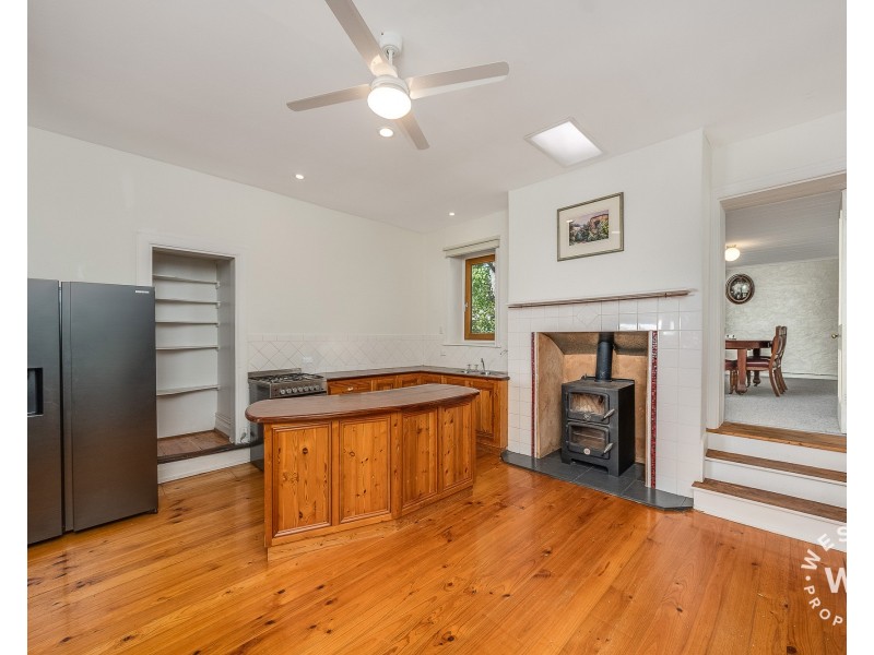 4 Robertson Parade, Mount Barker SA 5251
