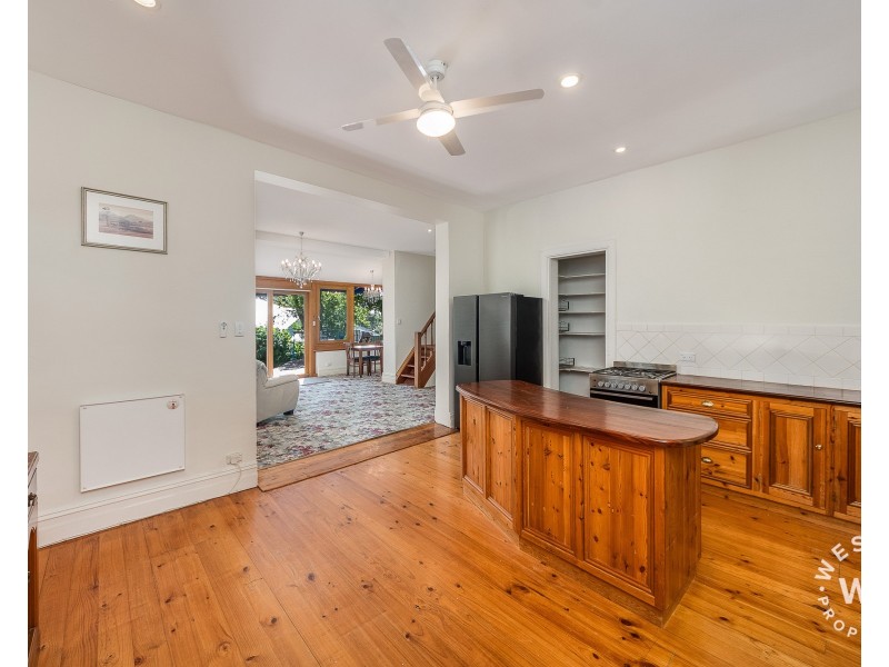 4 Robertson Parade, Mount Barker SA 5251