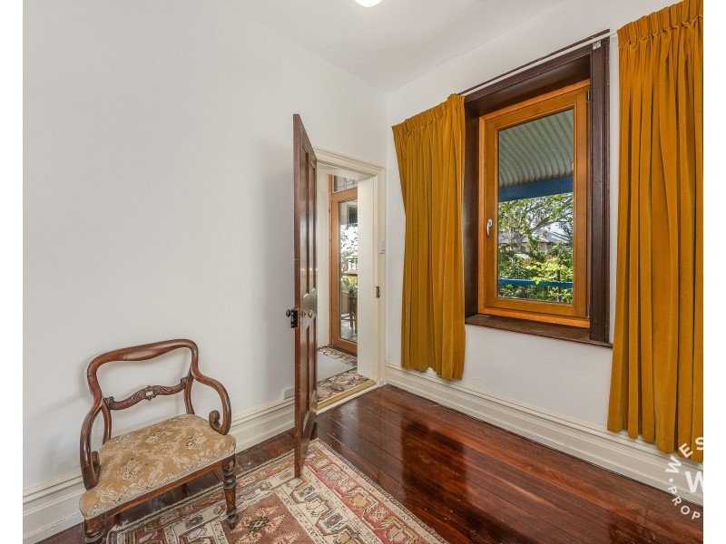 4 Robertson Parade, Mount Barker SA 5251