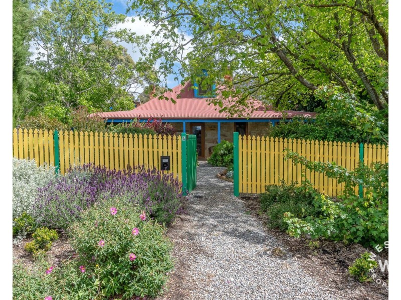 4 Robertson Parade, Mount Barker SA 5251