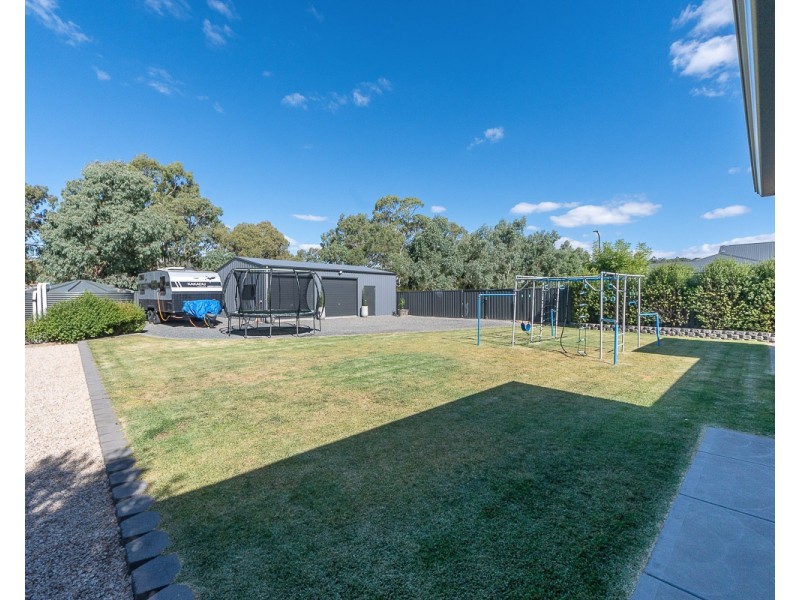 2 Catt Court, Meadows SA 5201