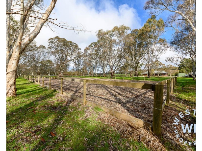 17 Mappinga Road, Oakbank SA 5243