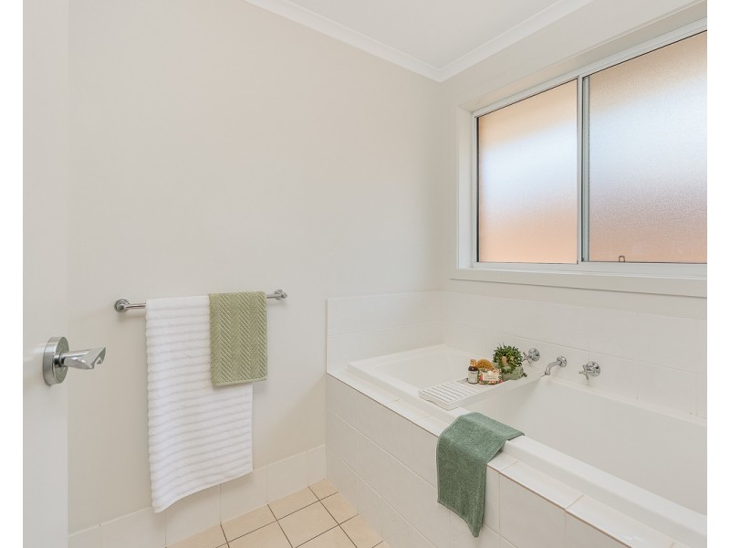 5 Holstein Close, Mount Barker SA 5251